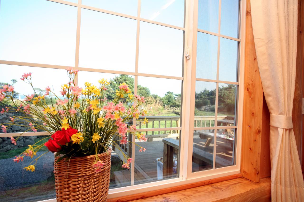 Jeju Bille Log Pension Согвипхо Экстерьер фото