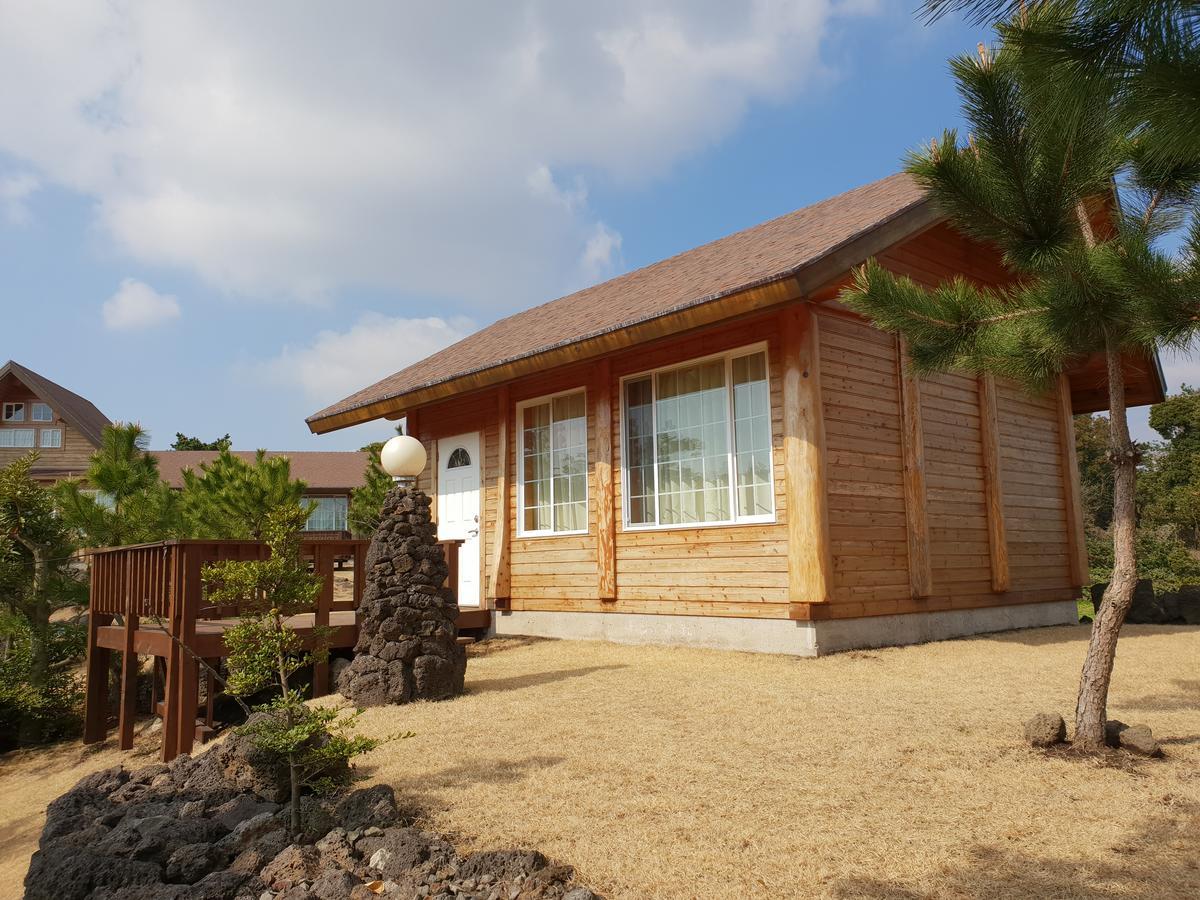 Jeju Bille Log Pension Согвипхо Экстерьер фото